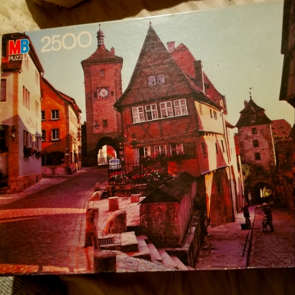 GRAND PUZZLE 2500 piece Sealed Unopened